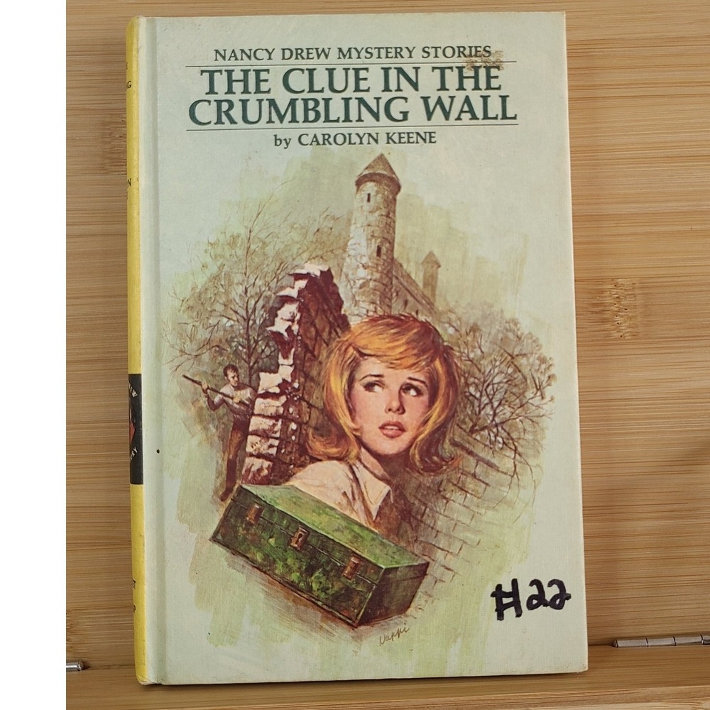 Nancy Drew The Clue in the Crumbling Wall #22 Carolyn‎ Keene 1973 Hardcover Book